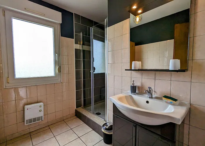 Spacieux Avec Cheminee, Proche Nature, Accessible Pmr, Ideal Famille Et Motards - Fr-1-589-34